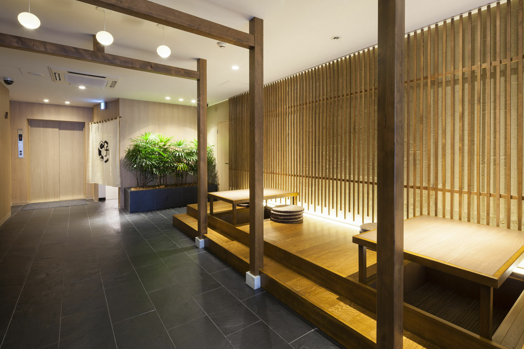 Hotel kapsul Ginza Bay 2*